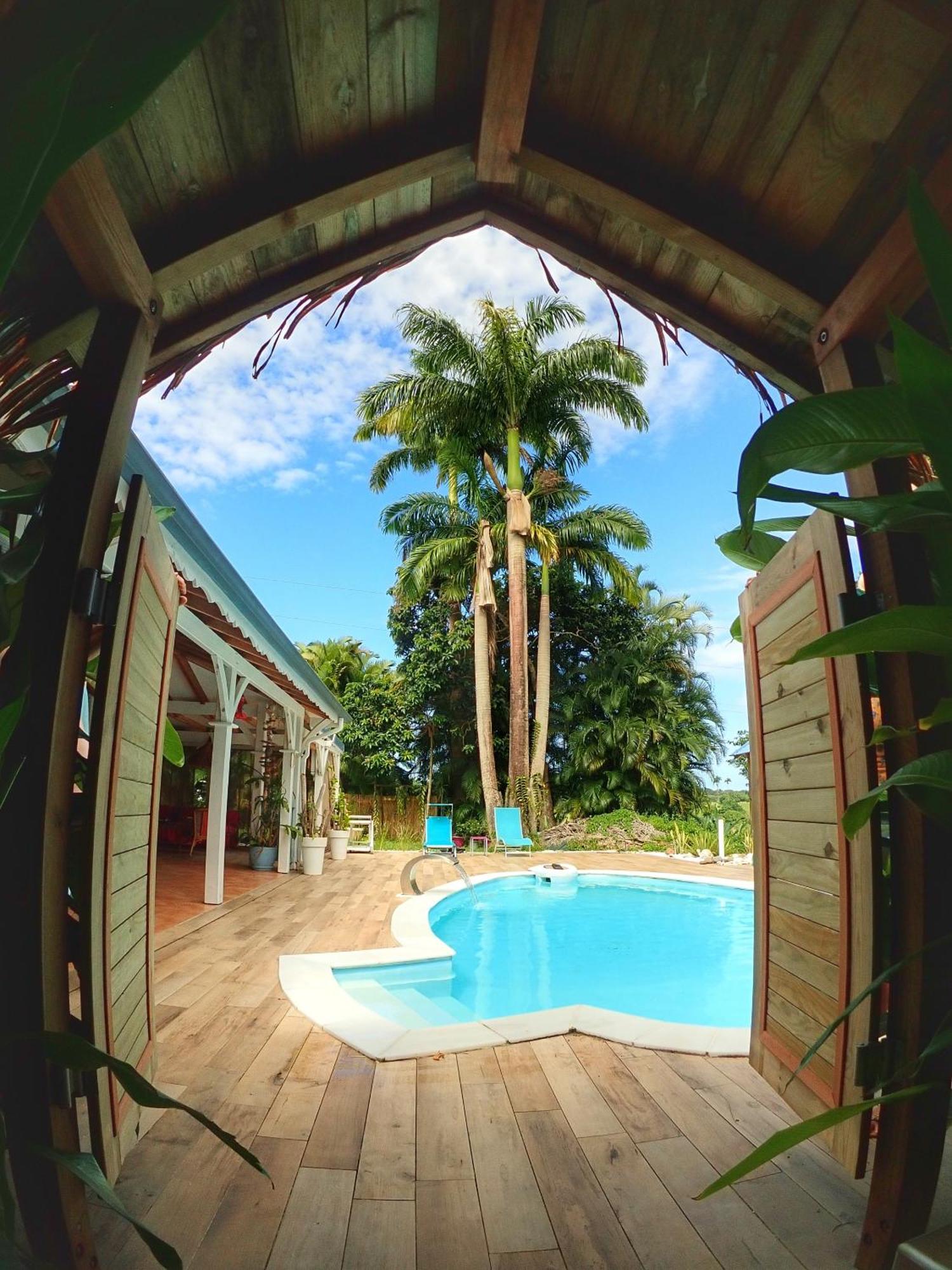 Gite Kaz A Topaze, Piscine, Jardin Tropical Sainte-Rose Dış mekan fotoğraf